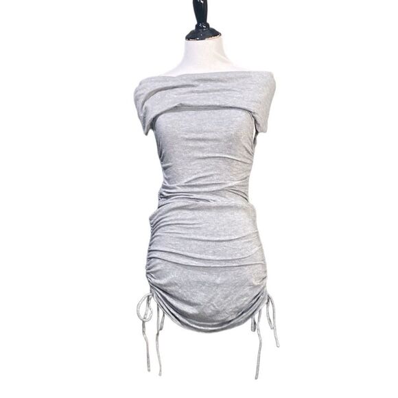 Bebe OFF SHOULDER RUCHED Heather Grey DRESS Side scrunch - Picture 1 of 10